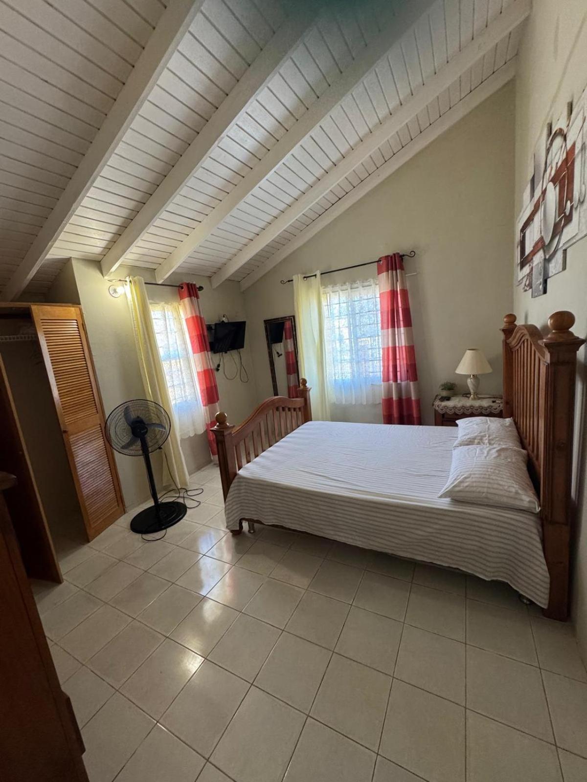 Rhyne Park Inn Montego Bay Exteriér fotografie